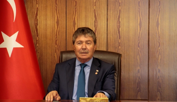 Başbakan Üstel, Osman Örek'i ölümünün dönümünde andı