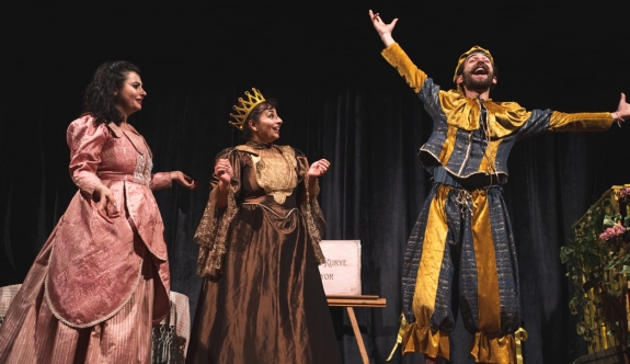 “Shakespeare’in Şen Kadınları” oyununun Lefkoşa’daki son temsili yarın yapılacak