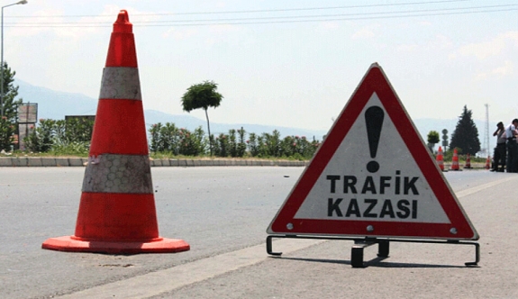 Gazimağusa-Lefkoşa ana yolunda meydana gelen trafik kazasında üç kişi yaralandı.