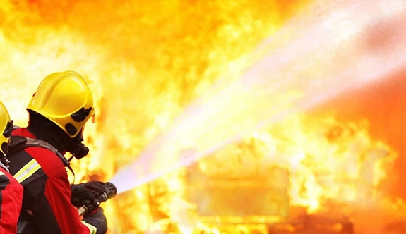 Erdemli’de çıkan yangın itfaiye ekipleri tarafından söndürüldü